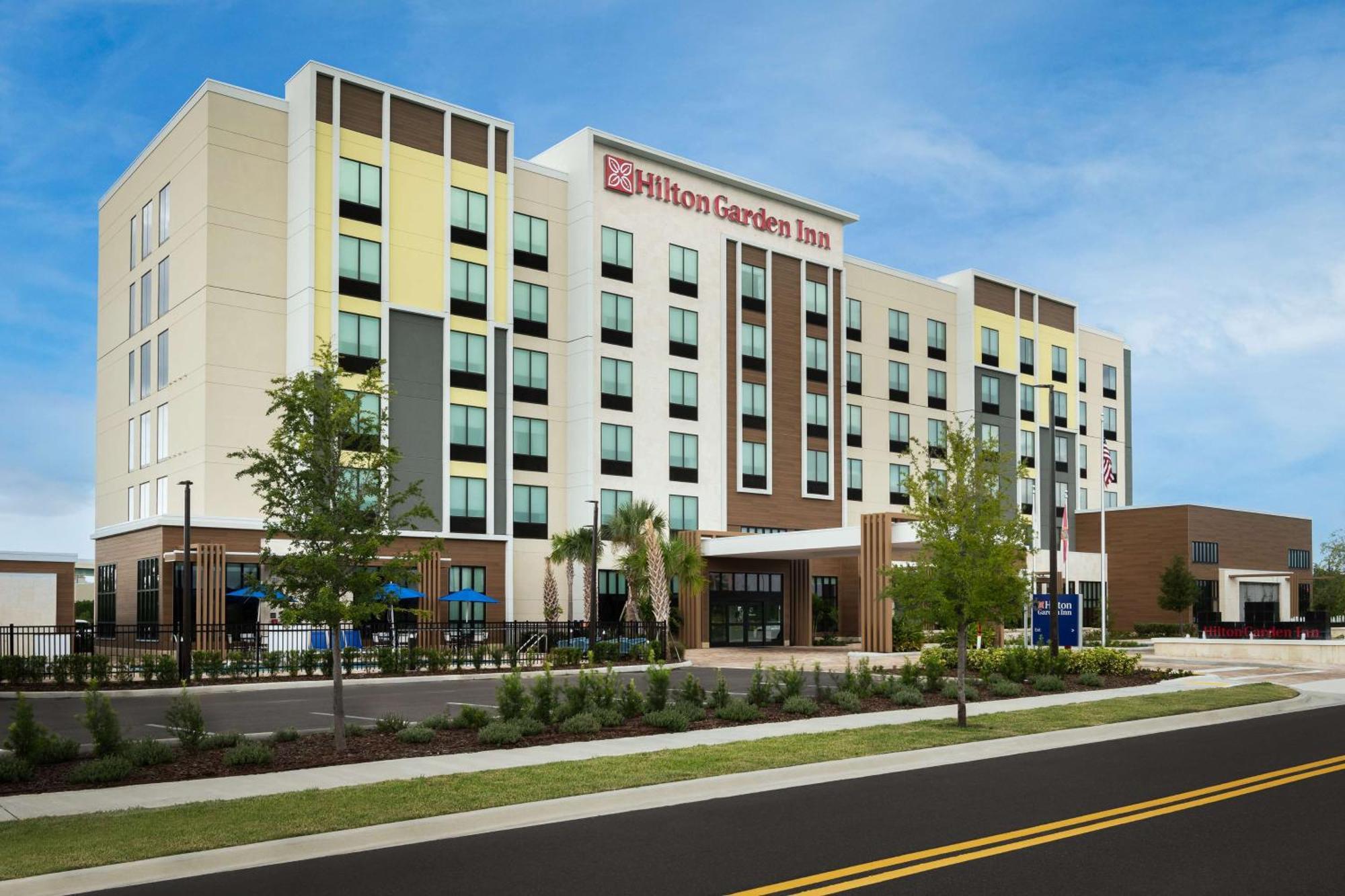 Hilton Garden Inn Orlando I-4 Millenia Blvd Mall Exterior photo